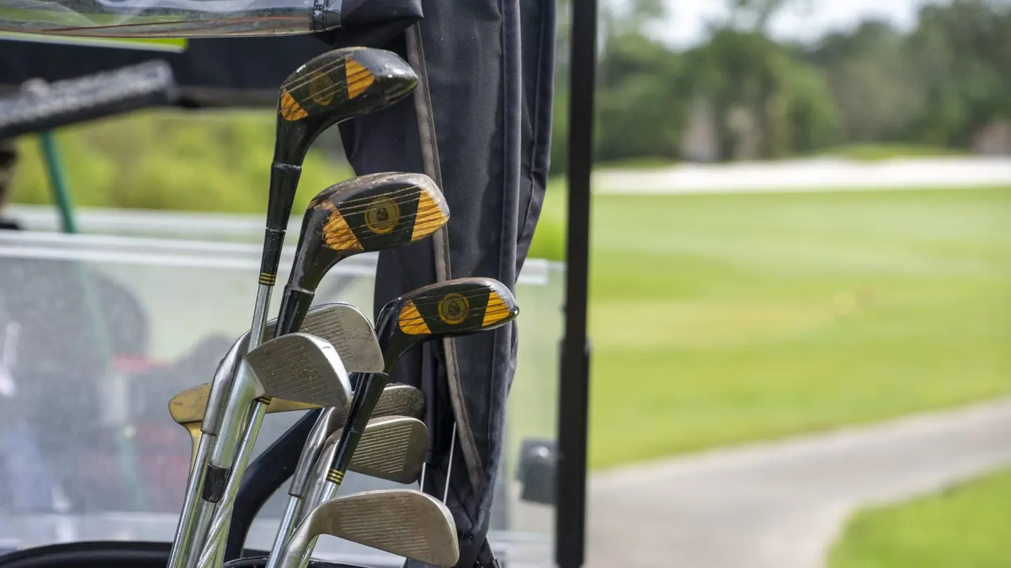 How Many Clubs Are Allowed in a Golf Bag? (And What to Carry)